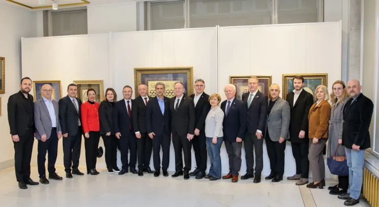 ‘Zer-i Nab’ tezhip sergisi Bursa’da ziyarete açıldı