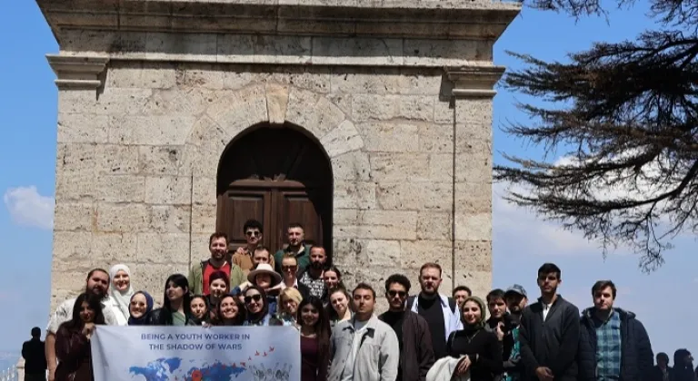 Zorlu coğrafyaların genç liderleri Bursa’da buluştu